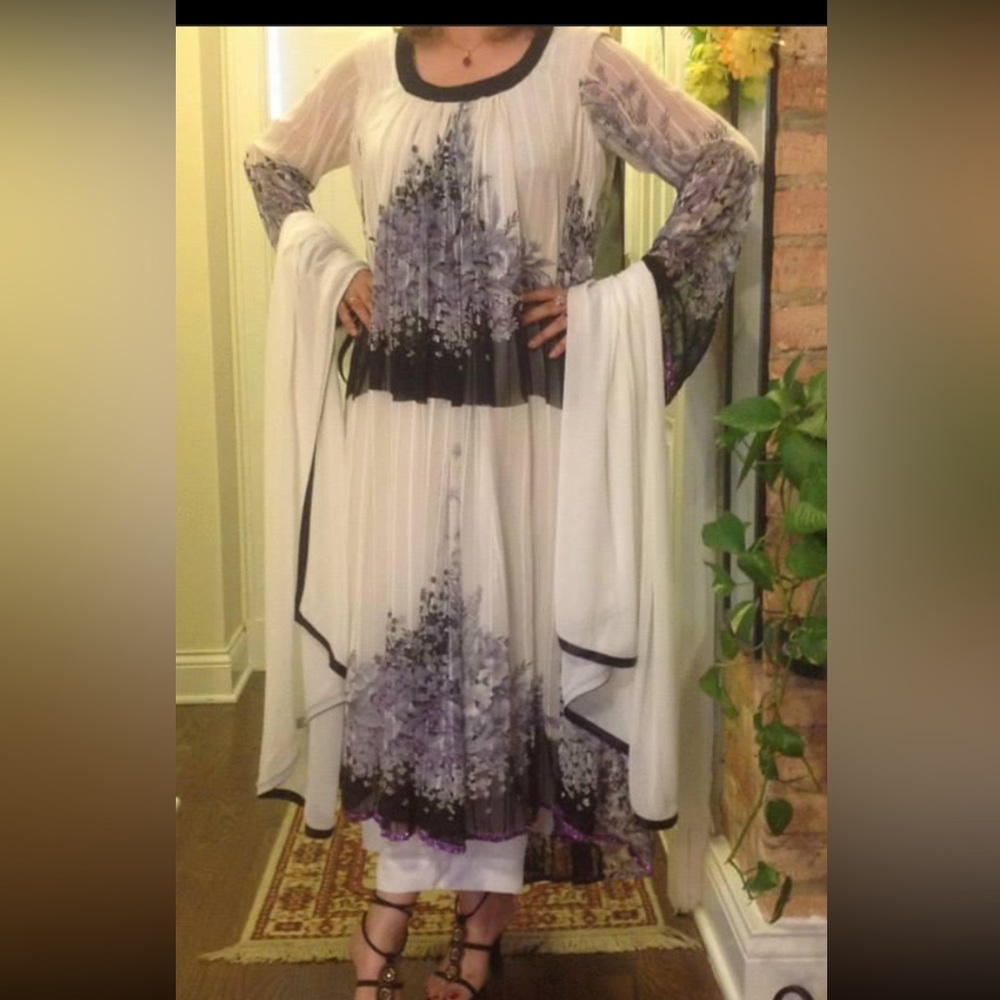 Black and white long loose fit chiffon dress